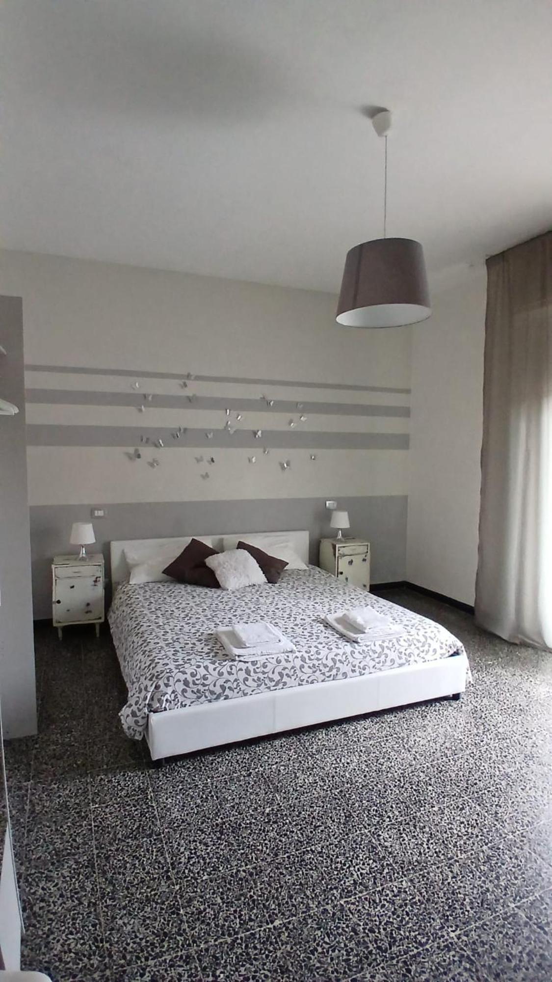 Апартаменты Ca Rossi City House Специя Экстерьер фото